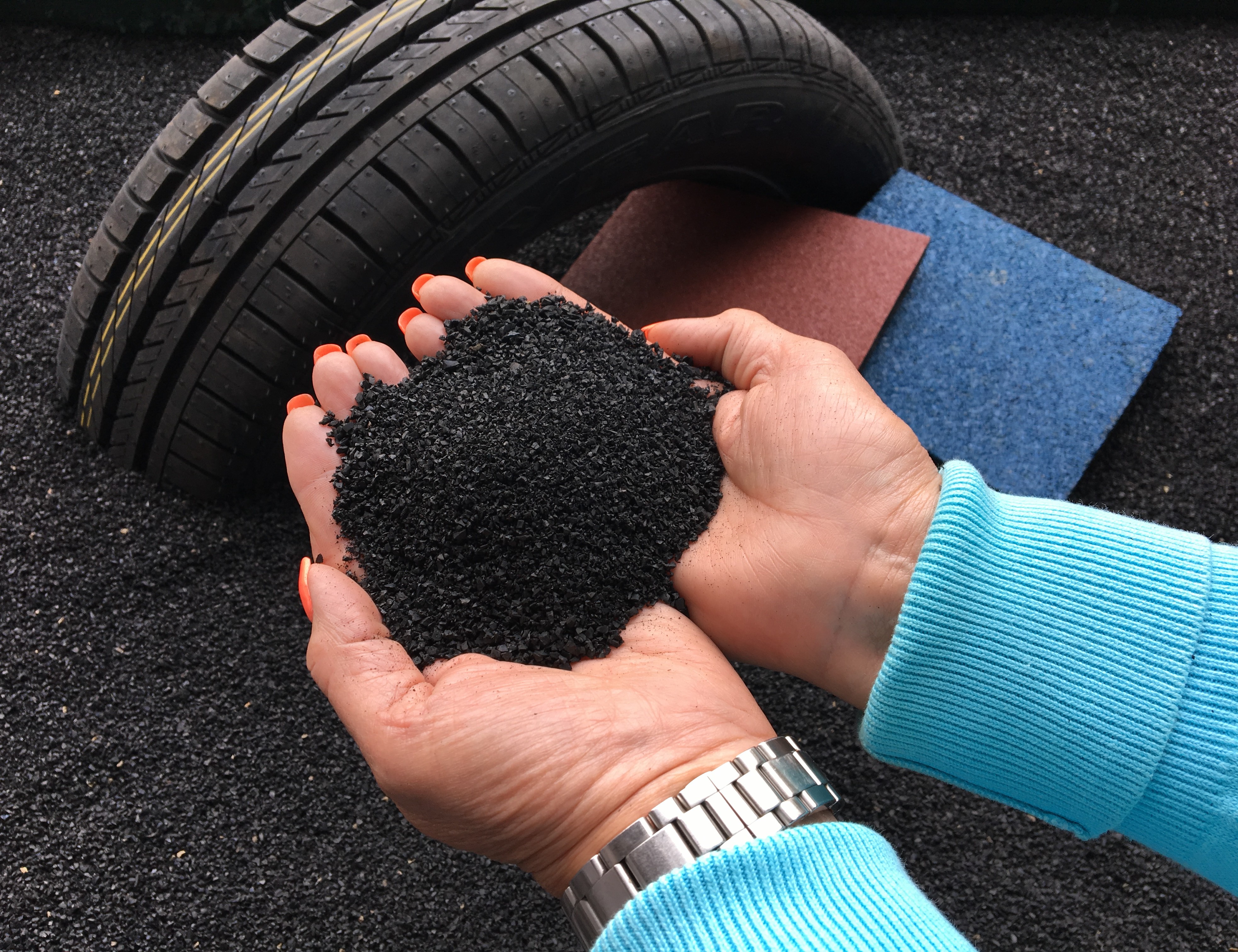 Granutec and Trisol crush the tyres and create various products mechanically instead of burning them to avoid releasing CO2 into the atmosphere - Credits: Andrés Garcia, Trisol