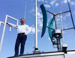 Swirl's "hybrid" wind turbine combines energy from the wind and the sun and adapts it to its environment, making it autonomous - Credits: SWIRL